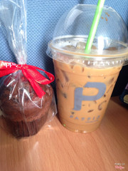 Cup cake & espresso take away.