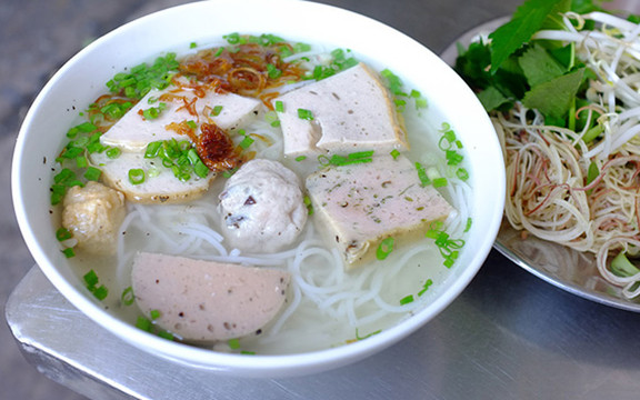 Quán B52 - Bún Chả Truyền Thống