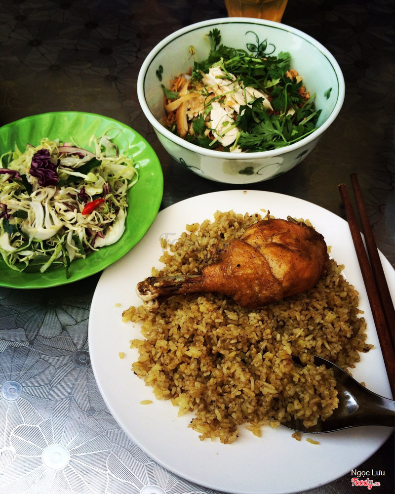 Cơm gà xối mỡ ( cơm rang gà quay )