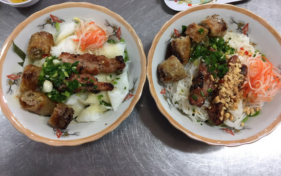 Bún Thịt Nướng & Cháo Huyết