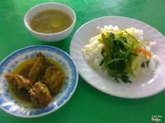 Cơm gà kho