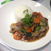 Cơm bò xào rau củ