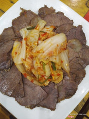 bò cuộn kim chi