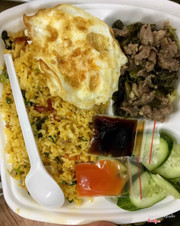 Cơm rang dương châu phố cổ 57 hàng chiếu-hn.sđt 0978966934-0989345085 thời gian bán 11h-14h