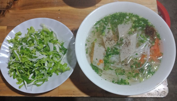 Cây Me - Bánh Canh Chả Cá