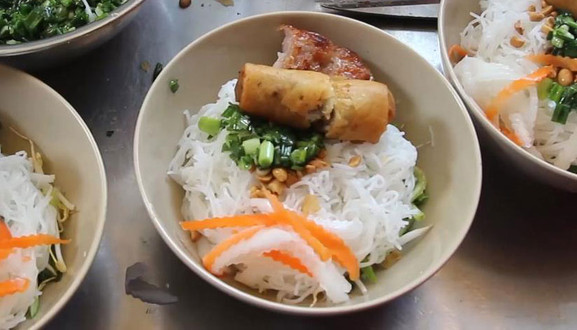 Cô Trang - Bún Nem Chả