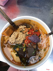 Bún riêu chả cua