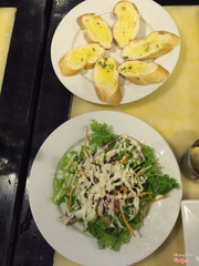 bánh mì bơ tỏi + salad