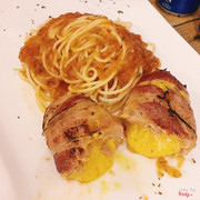 Spaghetti Boom B52 (mỳ ý bò bằm + bacon cuộn ngoài thịt trong cheese cắt ra chảy cực phê)