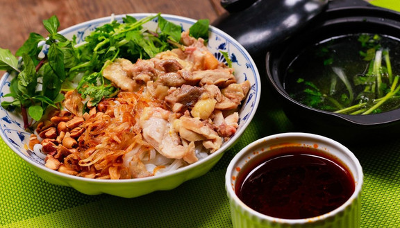 Sơn Tồ Quán - Phở, Bún & Miến Trộn