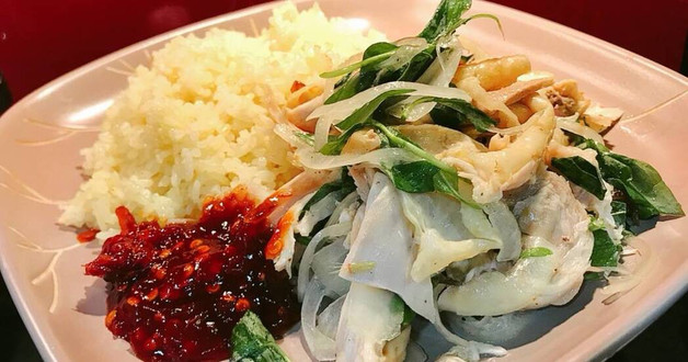 Quán Cơm Gà Ta Út Thuyên