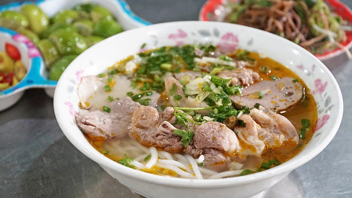 Ty Ái - Bún Bò Giò Heo - Lê Văn Hưu