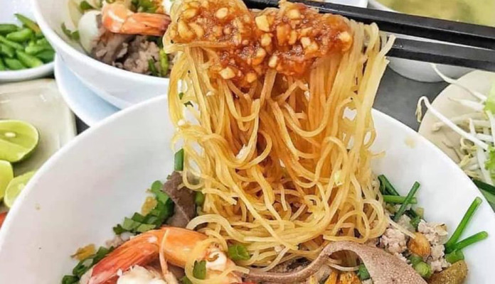 Út Xuyến Quán - Phở, Bún Bò & Bò Kho