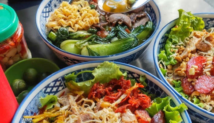 Phở Chua 22 - Phở Chua & Mỳ Trộn - Chiến Thắng