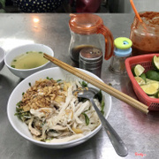 Phở gà trộn thường 35k/ bát