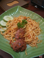 Mỳ ý bò viên sốt cà chua