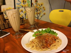 Mình chụp lúc có nước uống và mì ý còn pizza thì đợi lâu quá nên không có chụp lại 