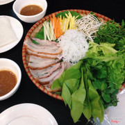 bánh tráng cuốn thịt heo