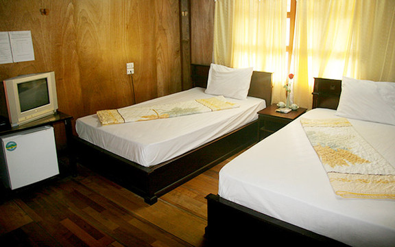 Nhà Nghỉ Phú Lộc