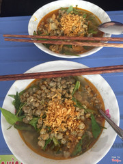 Mì hến và mì ốc hến