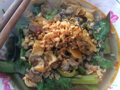 Mì ốc hến 25k :">