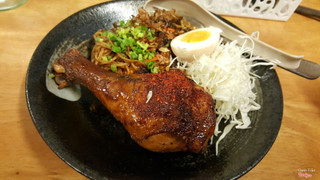 mì ramen đùi gà nướng