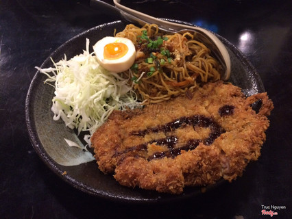udon trộn thịt tonkatsu