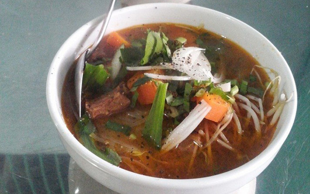 Hủ Tiếu Bò Kho, Bò Bít Tết & Bánh Mì