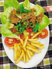 Bò lúc lắc + khoai tây chiên