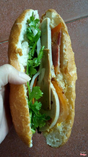 Bánh mì thịt chả