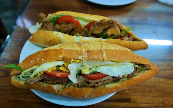 Đức Hậu - Bánh Mì Hà Nội