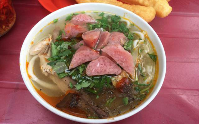 Bánh Canh Xương Chả - Ông Ích Đường