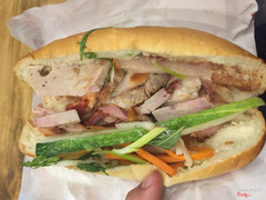 bên trong bánh mì