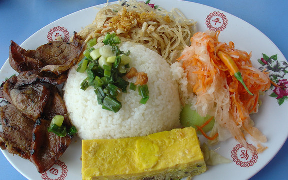 Sinh Đôi - Cơm Tấm & Phở