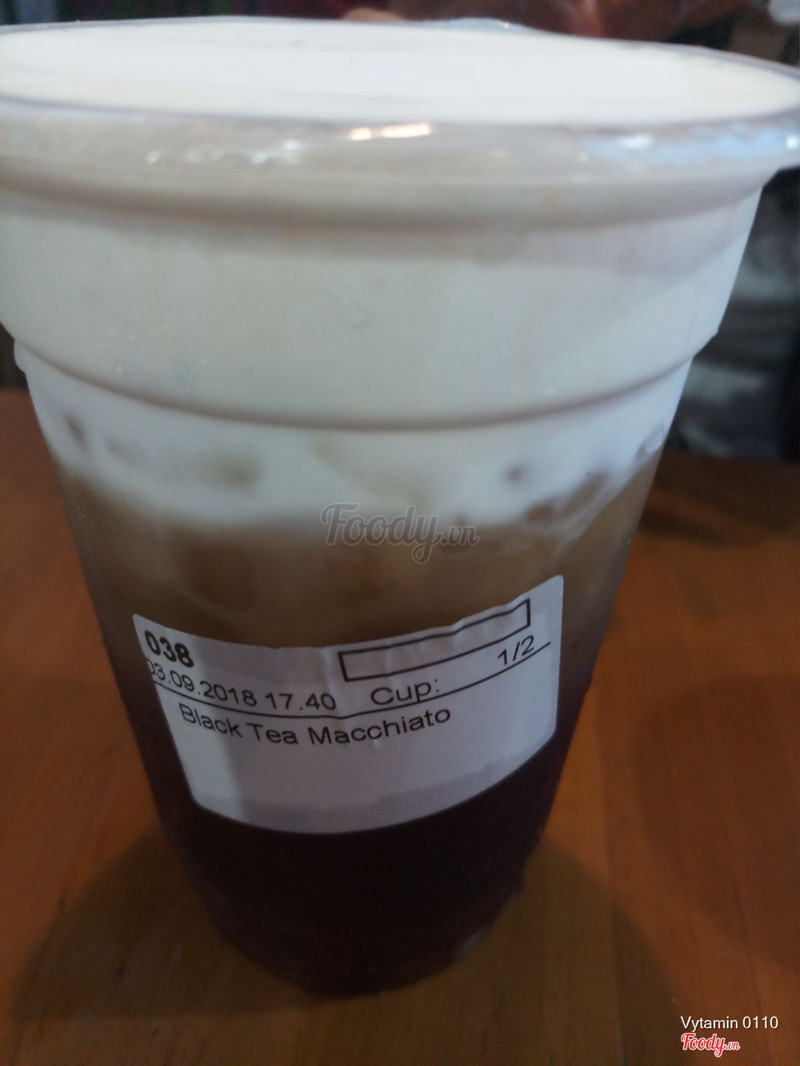 Black tea macchiato