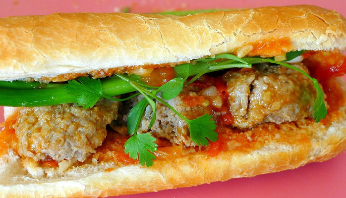 Bánh Mì Ngọc Mai - Chu Mạnh Trinh