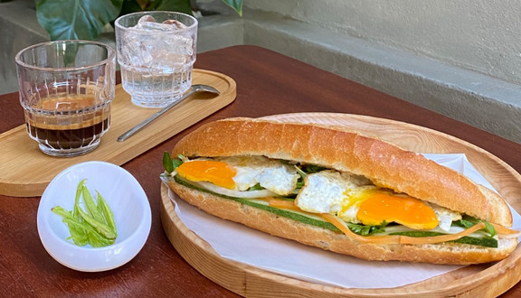 Rosi Food & Coffee - Quán Bán Burger, Bánh Mì & Pasta - 240 Trần Bạch Đằng