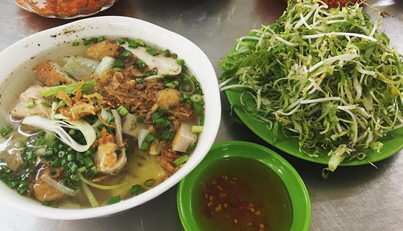 Cô Hồng - Bún Chả Cá Nha Trang