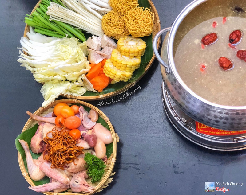Lẩu chim bồ câu với nấm đông trùng