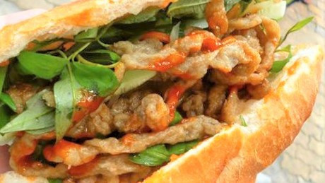 Bánh Mì Chả Cá - Hàu Nướng - Mr Beer