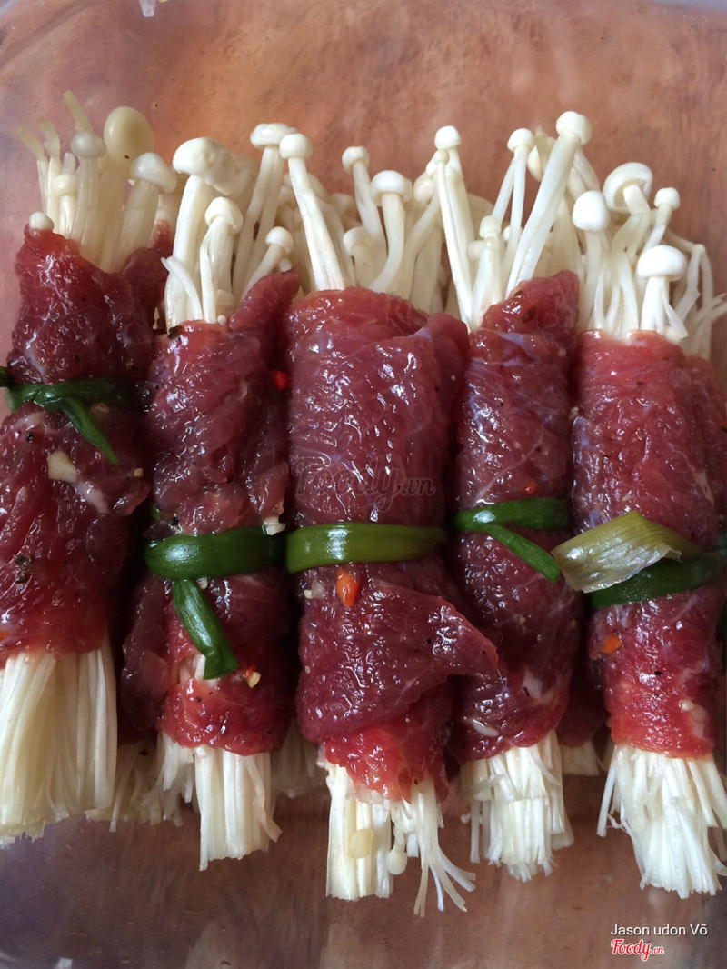 ngon ngất ngây voi. Bò cuộn nấm