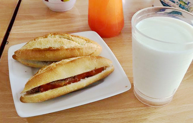 Hoan Boulangerie Bakery - 49 Trần Xuân Soạn