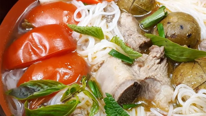 Bún Sườn Chua Chị Bé - Trần Quang Diệu