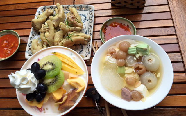 Mavie - Chè Khúc Bạch, Kem Homemade & Gà Pho Mai