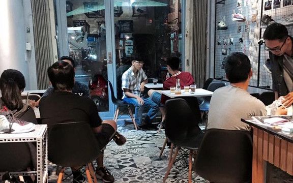 SDC Sneaker Danang Coffee