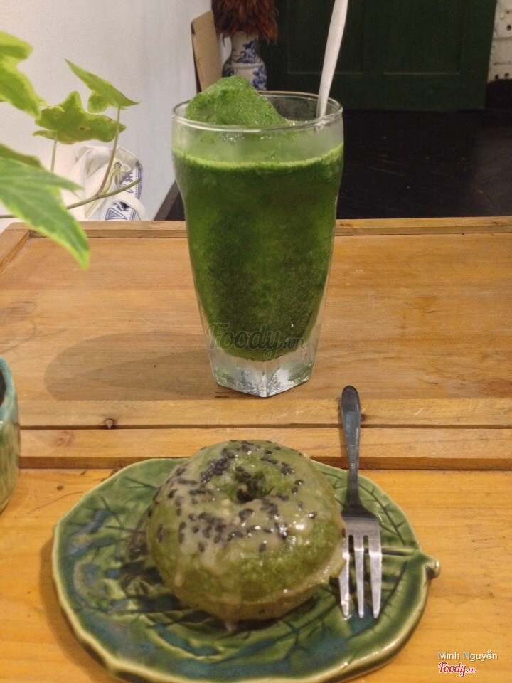 Matcha donut và lime mint slushie