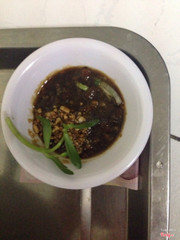 Nước này chấm với cá lóc không hợp có mùi rất khó chịu.và vị không ngon.theo em nên thay bằng muối ớt .muối ở đây là muối hột mình giã chung với ơi.