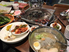 Sườn bò hoàng đế & mỳ lạnh