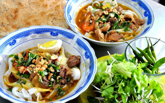 Mì Quảng & Bún Bò Bình Dân