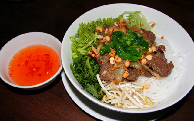 Cô Hai Lý - Bún Thịt Xào